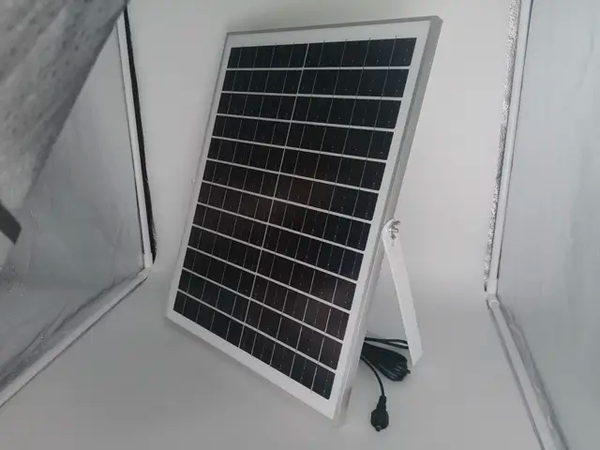 Projecteur solaire (200)watts) Technologie allemande